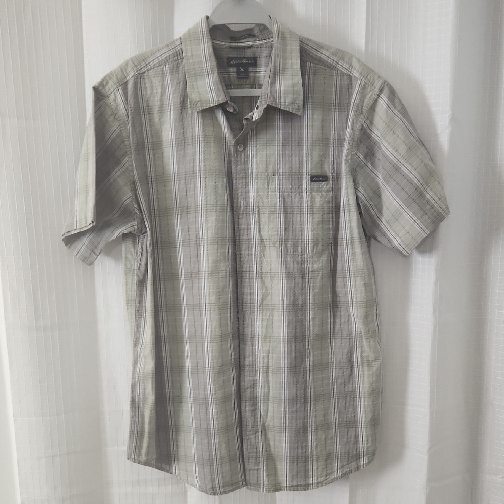Mens Eddie Bauer Button Down Shirt With Pocket. Green Stripe Pattern 100% Cotton